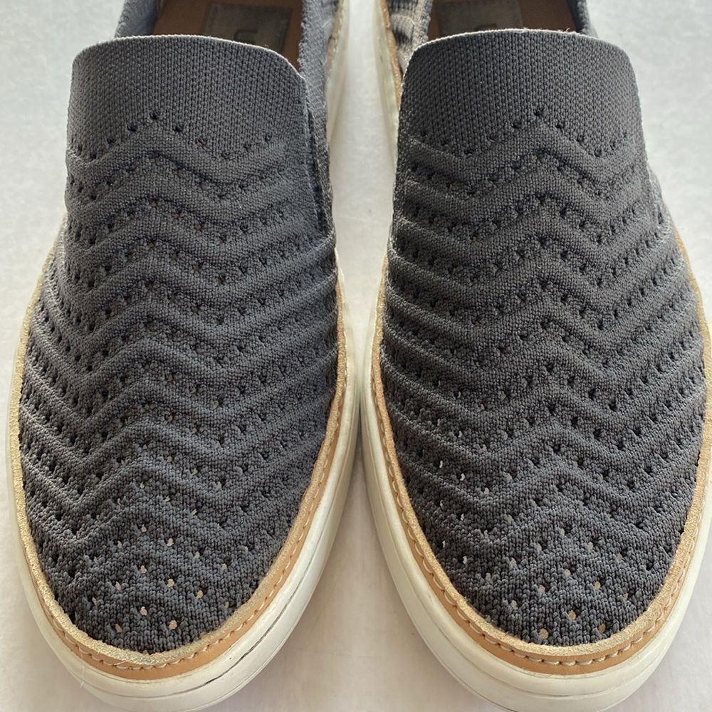UGG Women’s Gray Sneakers Size 8.5
